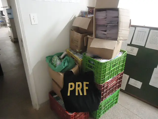 PRF apreende 6 mil DVDs e CDs pirateados
