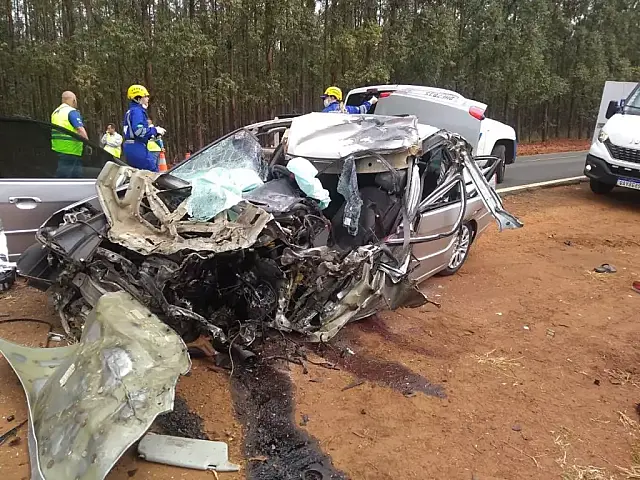 Casal que morreu em acidente com carreta na MS-306 era de Marília