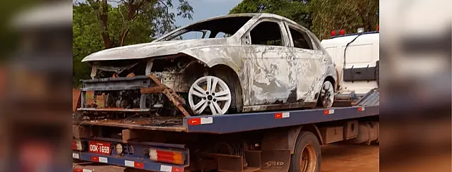 Carro encontrado às margens da MS-345 pegou fogo após problema no motor