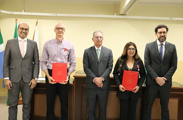 TJ homenageia servidores de Sidrolândia com mais de 10 anos de bons serviços