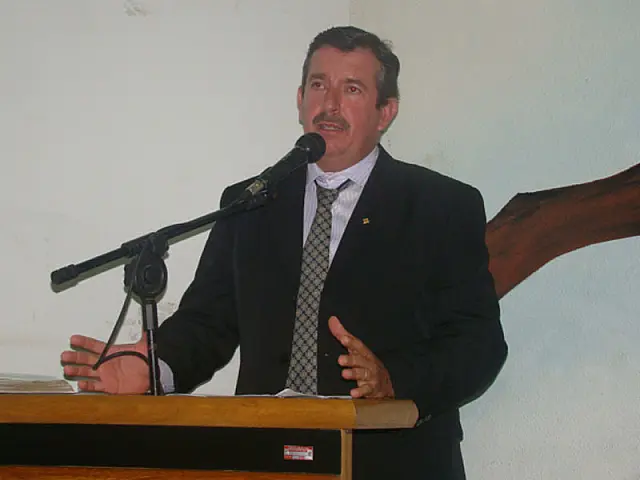 Antonio da Coeso busca ônibus para atender universitários