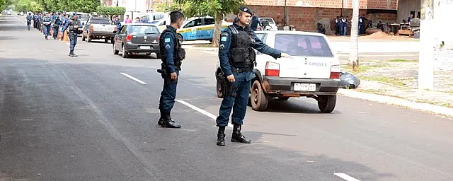 7º Batalhão da PM, Prefeitura e Rotaract realizam Blitz Educativa na Rua dos Ferroviários