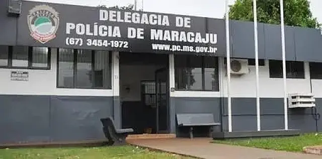 Homem está foragido após agredir cachorro do vizinho