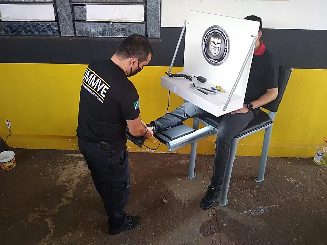 De Anastácio, servidor da Agepen inventa cadeira para instalação de tornozeleira