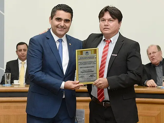 Câmara de Vereadores entrega títulos de cidadãs e cidadãos aquidauanenses