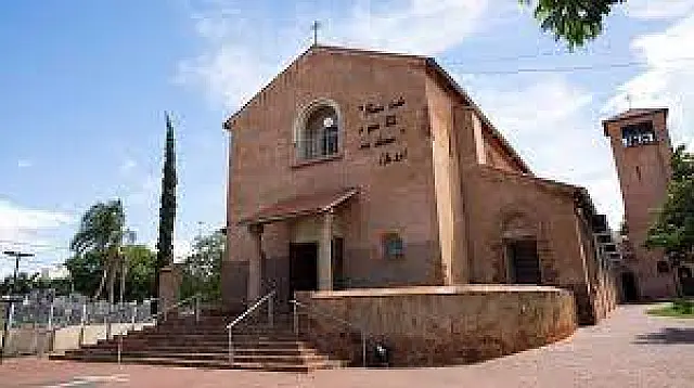 Católicos realizam vigília neste sábado de aleluia na Capital