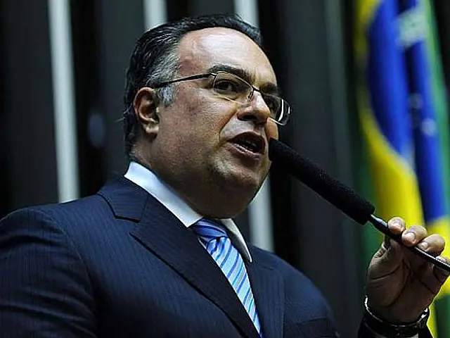 Deputado André Vargas pede licença da vice-presidência da Câmara após denúncias