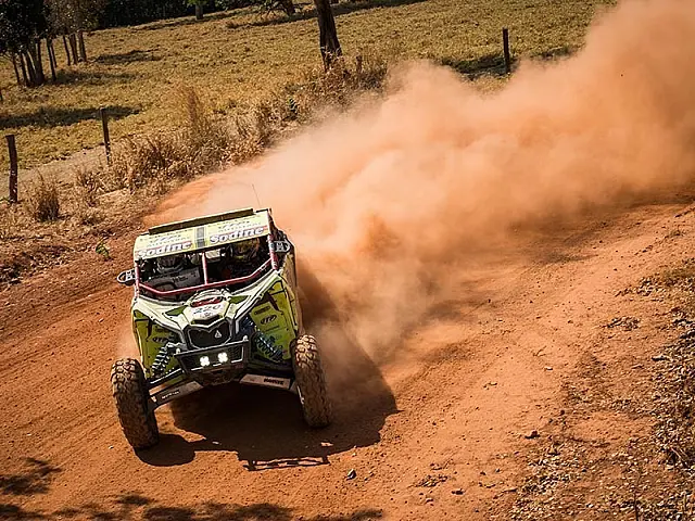 Competição entre os UTVs é uma das mais acirradas e radicais do Rally