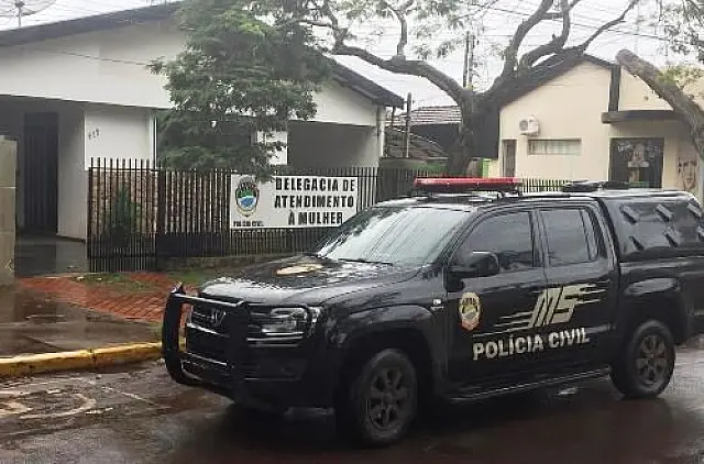 Foragido espanca esposa na qual já deu tiro no olho e é preso em flagrante