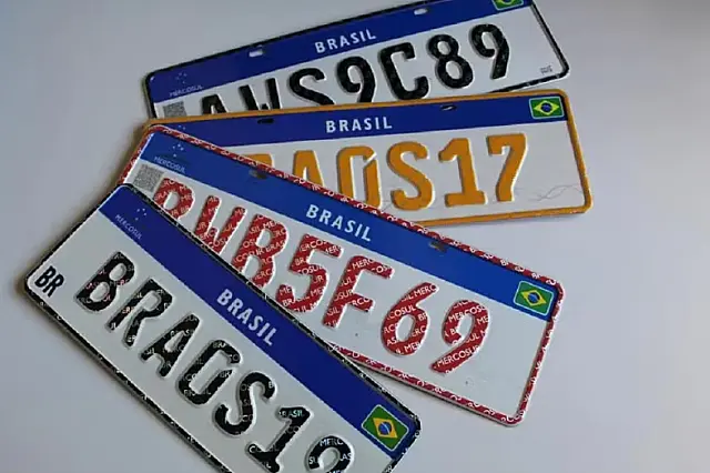 Projeto de lei prevê volta de cidades e estados nas placas de veículos no Brasil
