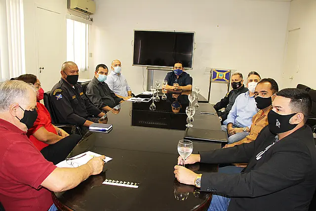 Casos de Covid-19 dobram e Prefeitura aumenta restrições