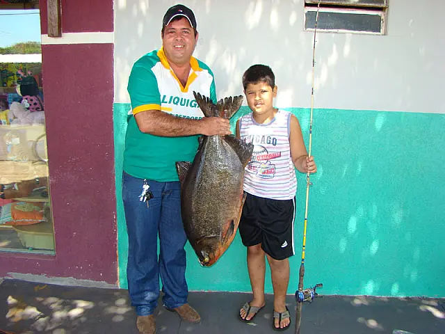 Aquidauanense fisga peixe de 17 quilos na Pousada Cachoeira do Campo