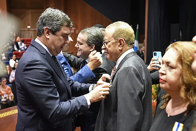 Em entrega de medalhas da polícia Riedel destaca importância da segurança para MS