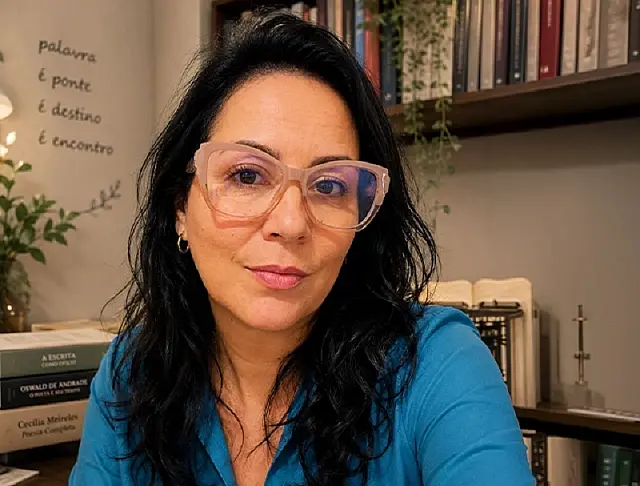 Flavia Rohdt ministra oficina sobre aldravia durante 10ª FLIB
