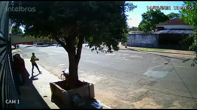 Em Aquidauana, homem é flagrado por câmera de segurança furtando abóbora
