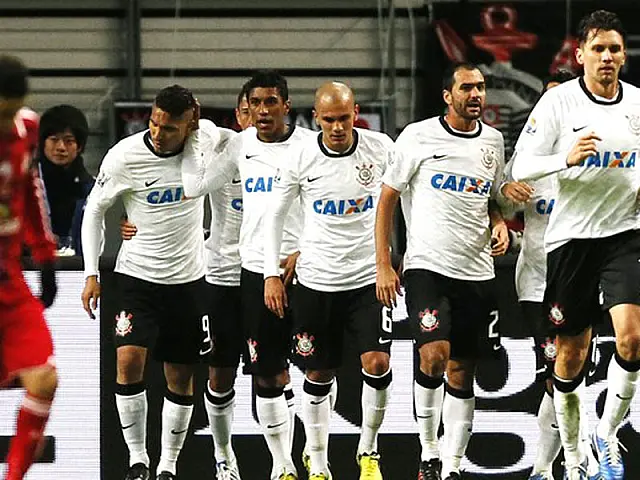 Guerrero marca, Timão segura pressão e está na final do Mundial