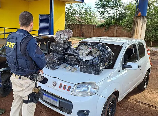 Três homens que vinham do Paraguai são presos pela PRF com 120 kg de maconha