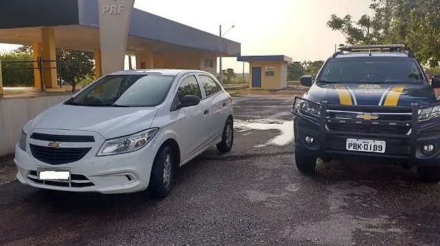 PRF de Miranda recupera carro roubado em SP e comprado na Capital