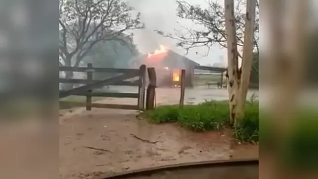 Raio destrói casa em Nova Alvorada do Sul