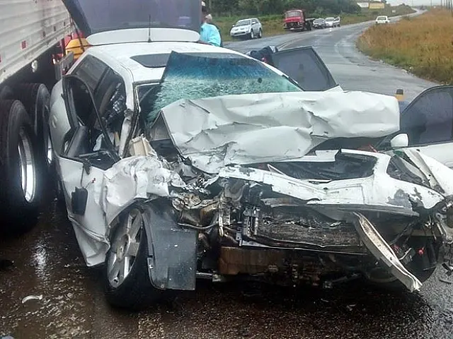 Vereador morre em batida com caminhão