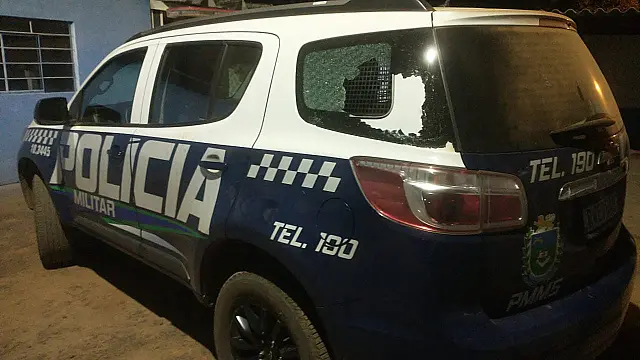 Multidão enfrenta PM e é dispersada com disparos de elastômeros em Ribas do Rio Pardo
