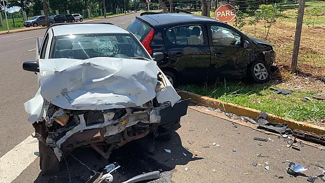Mulher e bebê de 9 meses ficam feridos em colisão