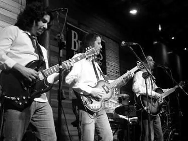 Projeto Só Rock no Horto retorna amanhã com as bandas Beatles Band Club, Farrapos&Trapos e Foogha
