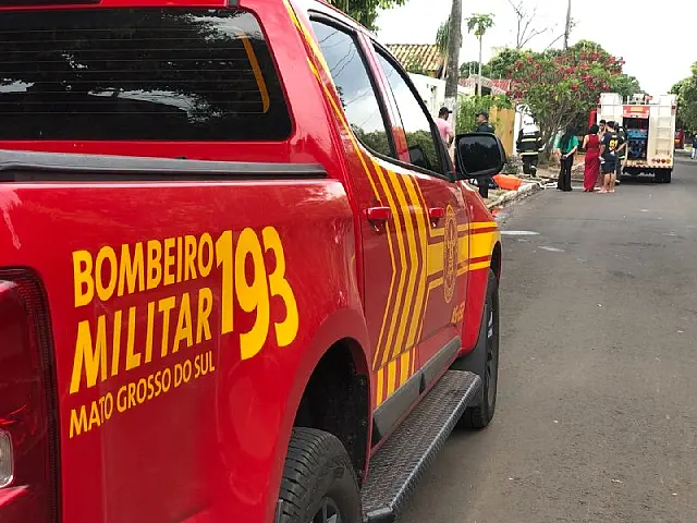 Ciclista sofre TCE gravíssimo após ser atropelado; motociclista foge