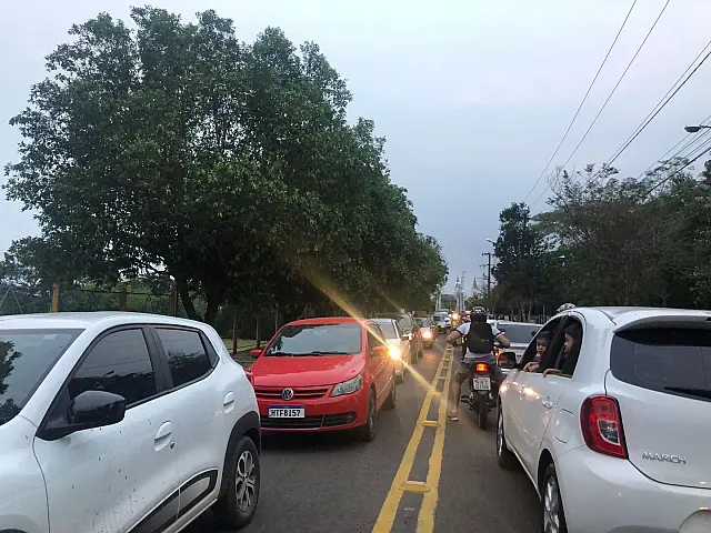 Morador de Anastácio reclama de semáforo da Ponte Velha: 'criaram um congestionamento'
