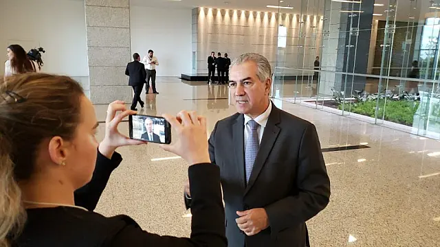 Governador acerta compra de medicamentos e encaminha investimentos chineses