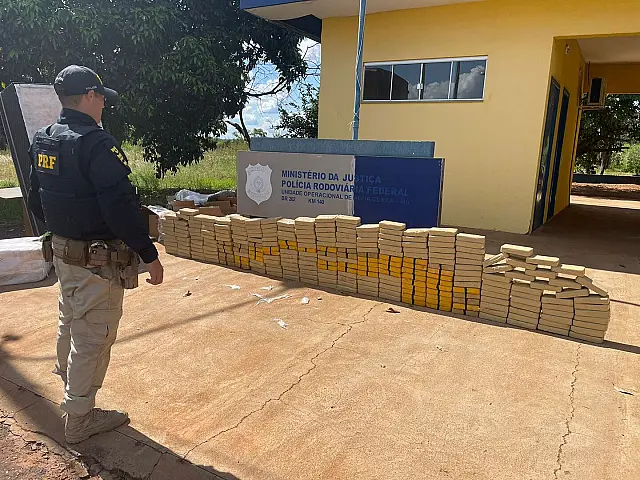 Homem é preso com itens de contrabando e 267 kg de cocaína