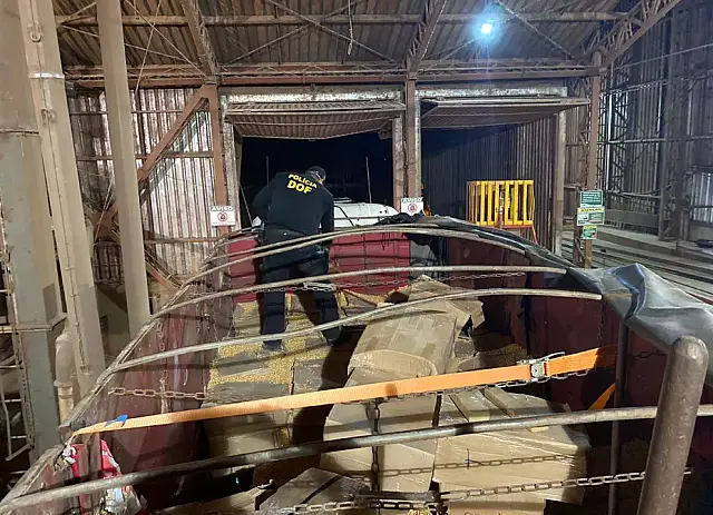 Polícia apreende carreta com mais de 17 toneladas de maconha em Caarapó