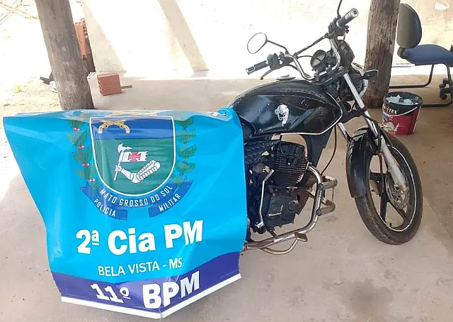 Jovens oferecem moto furtada por R$ 200 e acabam na delegacia