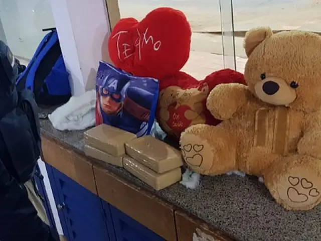 PRF apreende 5kg de cocaína dentro de urso de pelúcia