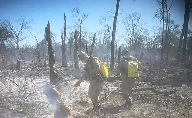 Corumbá: fogo é controlado no Formigueiro, mas persiste no Passo do Lontra