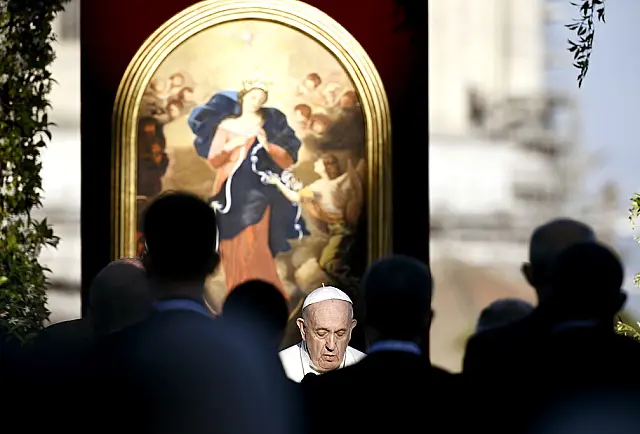 Papa muda legislação do Vaticano sobre abuso sexual