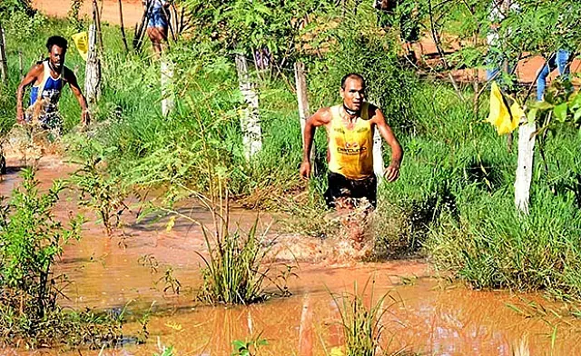 Vilmar Roberto mantém domínio e Vilma vence na Corrida de Obstáculos "Eita Pêga"
