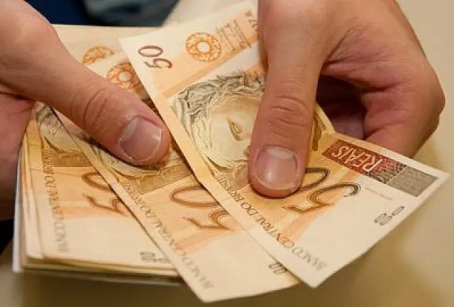 Idosa procura delegacia depois de cair em golpe e perder R$ 10 mil