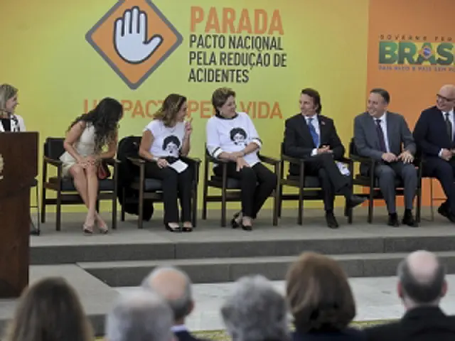 Dilma: governo quer incentivar brasileiros a mudar comportamento no trânsito
