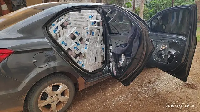 Polícia Militar em Terenos apreende 10 mil maços de cigarros dentro de carro