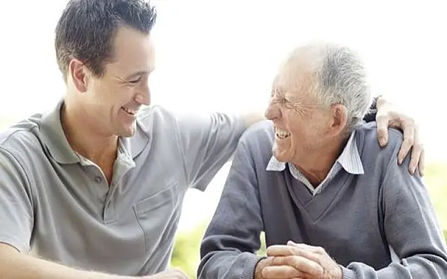 Homens 'se transformam nos próprios pais' aos 38 anos, diz estudo