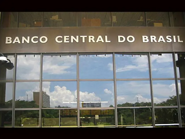 Copom eleva juros básicos da economia pela primeira vez em seis meses