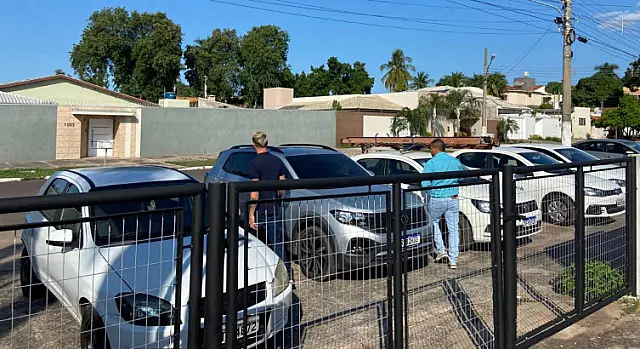 Motorista que atropelou radialista se apresenta à polícia e fica em silêncio