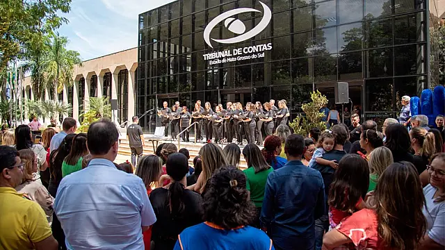 Cantata e entrega de presentes marcam a celebração de Natal no TCE-MS