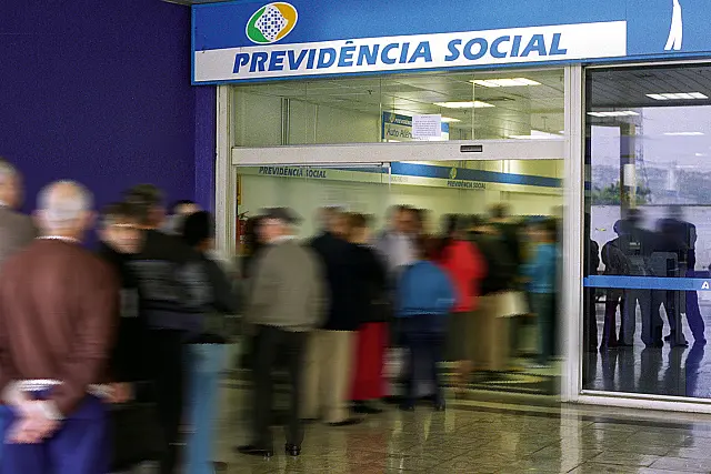 INSS alerta beneficiários sobre golpe da prova de vida por ligações telefônicas