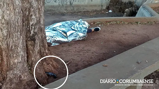 Mulher atira contra o próprio peito na praça central de Corumbá