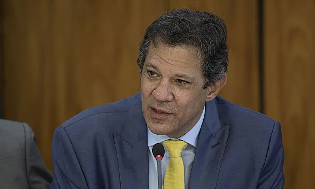 Governo recua e mantém isenção em encomendas de até US$ 50 entre pessoas físicas