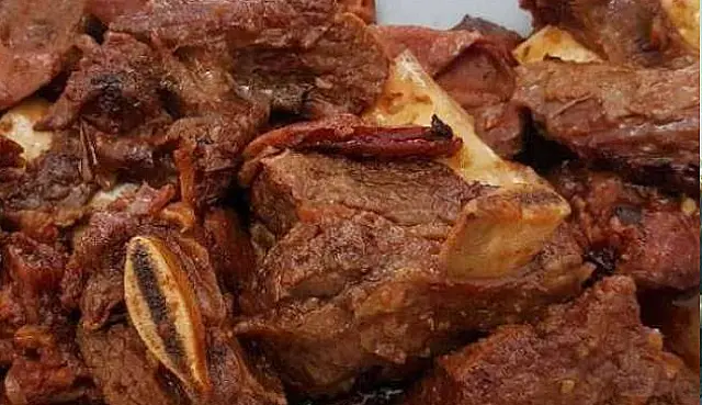 Costela rápida na panela de pressão para salvar o seu almoço