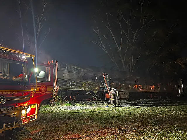 Incêndio atinge vagões abandonados na Estação Ferroviária de Aquidauana