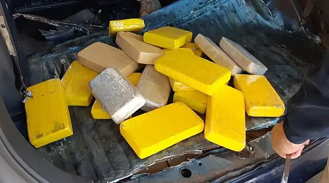 Casal de paraguaios é preso com 71 kg de cocaína e sementes de maconha